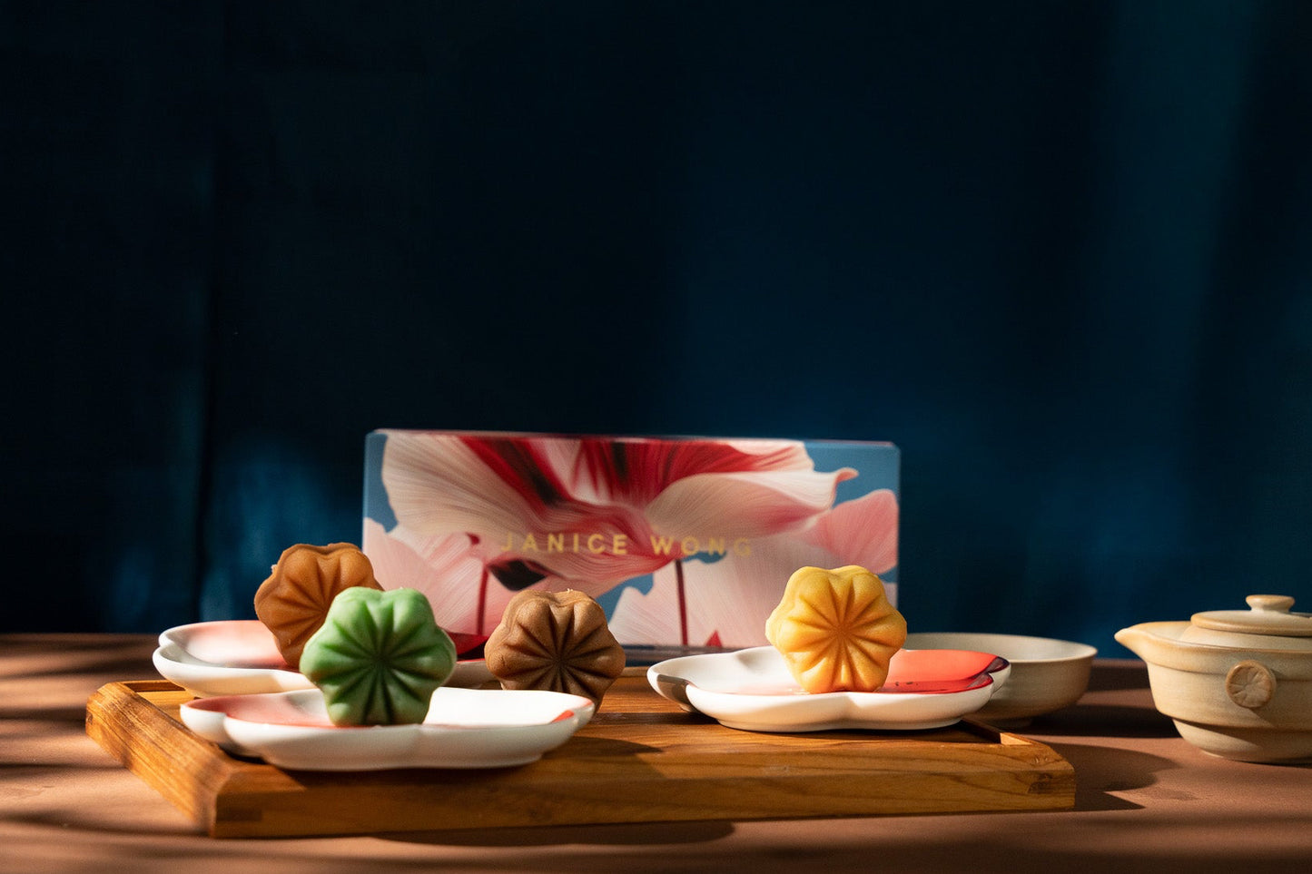 Baked Floral Mooncakes Tin of 4 (Bangkok Edition)